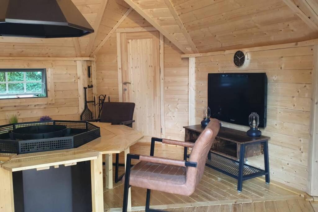 רייסן Vakantiehuis De 'Finse Kota' מראה חיצוני תמונה